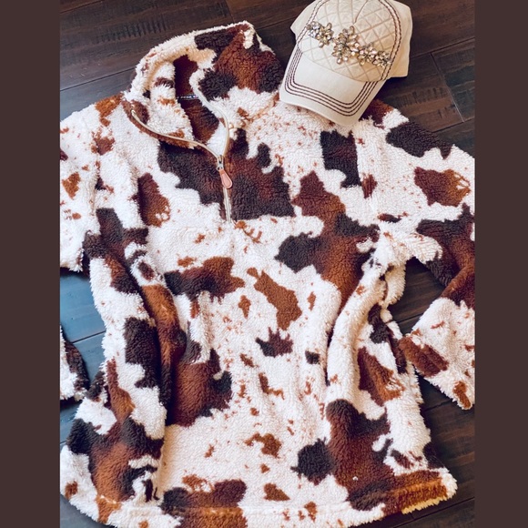Tops - 1 XL/2X LEFT DEAL🔥NEW Cow print sherpa pullover